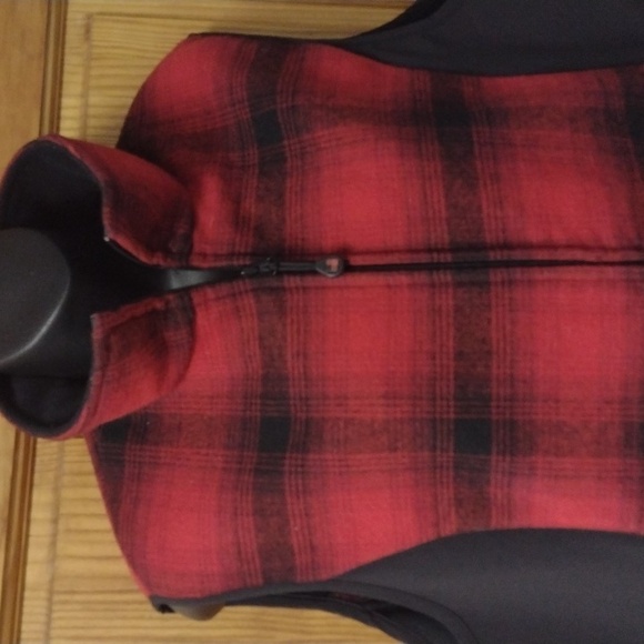 Woolrich Plaid Red and Black Women's XL Vest - Picture 2 of 9